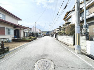【前面道路含む現地写真】
