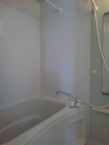 リヴァーサイド意宇４の浴室