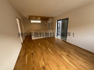 【居間・リビング】 | 神戸市垂水区神陵台７丁目　新築戸建1号地　仲介手数料無料！ | ゆったり過ごせるリビングです