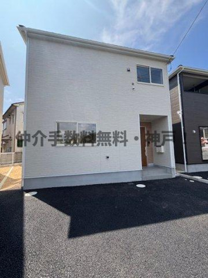 【外観】 | 明石市北王子町　新築戸建8号棟　仲介手数料無料！ | 建物外観を気になさる方へ、見た目の良い物件です