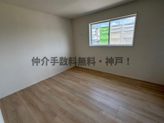 【洋室】 | 明石市北王子町　新築戸建9号棟　仲介手数料無料！ | 明るい洋室です