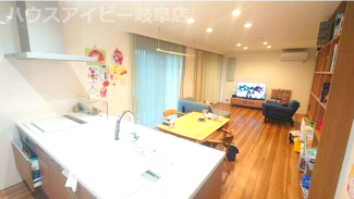 【居間・リビング】 | 羽島市正木町須賀！トヨタホーム施工の中古住宅築6年！オール電化・太陽光発電システム搭載！ | 羽島市正木町須賀！トヨタホーム施工の中古住宅築6年！オール電化・太陽光発電システム搭載！