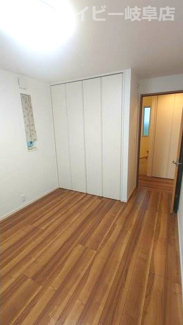 【洋室】 | 羽島市正木町須賀！トヨタホーム施工の中古住宅築6年！オール電化・太陽光発電システム搭載！ | 羽島市正木町須賀！トヨタホーム施工の中古住宅築6年！オール電化・太陽光発電システム搭載！