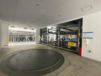 【駐車場】 | カスタリア大森 | 駐車場があるので、車を買う予定の方も安心です