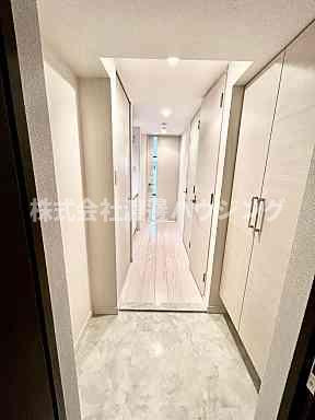 S-RESIDENCE江坂の玄関