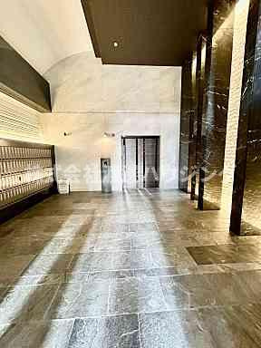 S-RESIDENCE江坂のエントランス