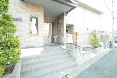 【エントランス】 | ロジュマンF・K | 清潔なエントランスです