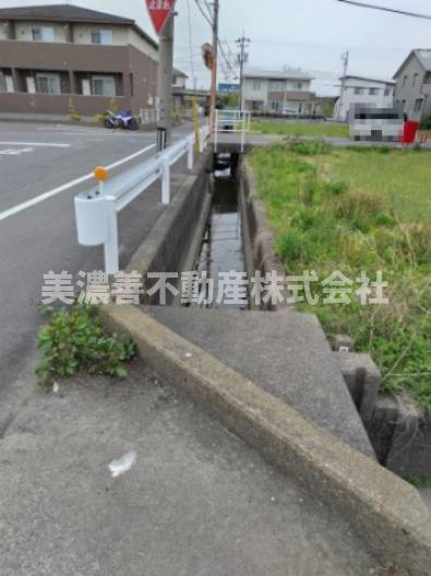 ６５２９５　瑞穂市稲里土地の前面道路含む現地写真