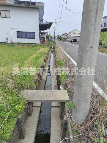 ６５２９５　瑞穂市稲里土地の前面道路含む現地写真