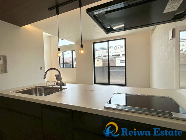 新築戸建　高座郡寒川町田端のキッチン|お掃除のしやすいIHクッキングヒーター♪