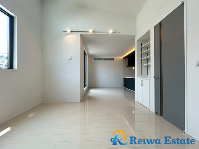 新築戸建　高座郡寒川町田端の居間・リビング|約20帖のLDKは家族が集まる憩いの場♪