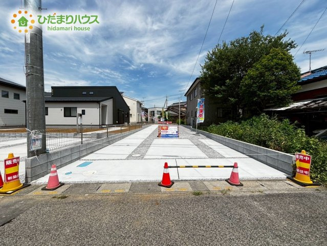 鴻巣市新井　第4　新築戸建　リーブルガーデン02の駐車場