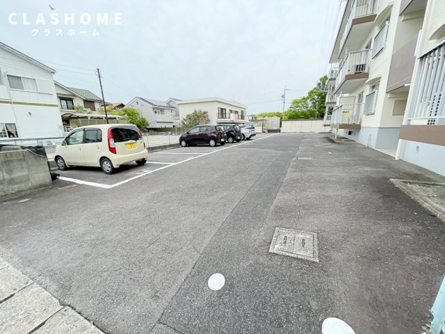 パークサイド秋葉　　刈谷市近郊の賃貸はクラスホーム刈谷店の駐車場