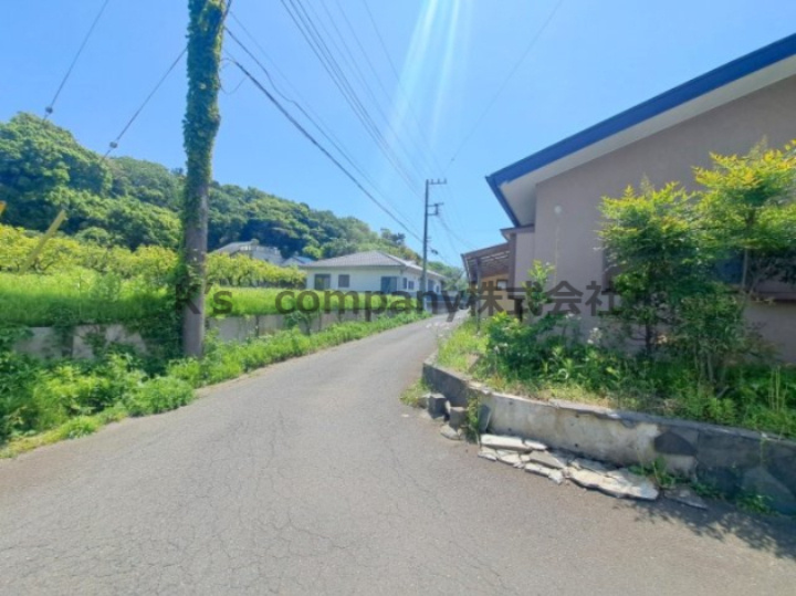 茅ヶ崎市堤　売地の前面道路含む現地写真|前面道路の様子です◇