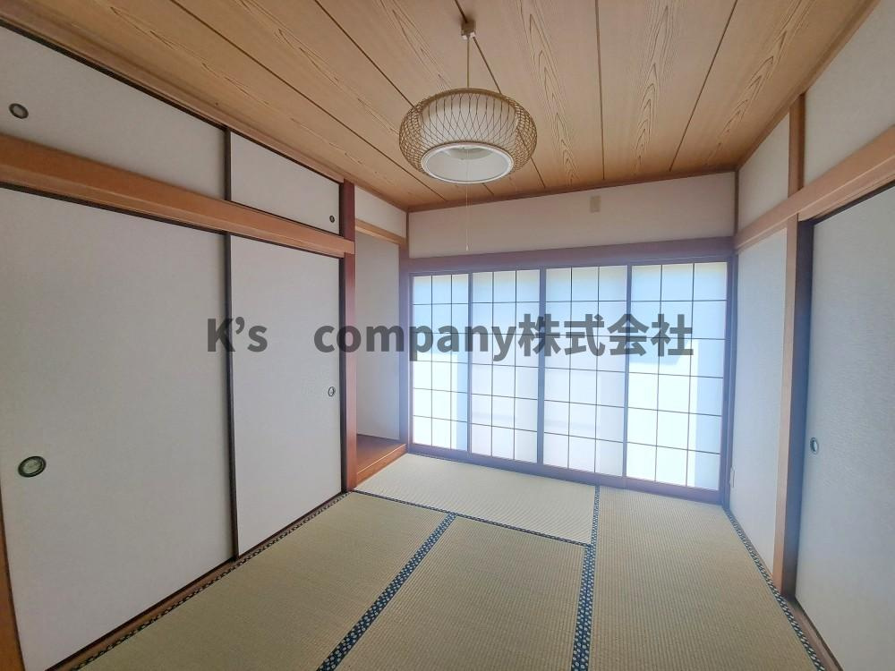 ◎茅ヶ崎市菱沼3丁目　中古戸建の和室|リビング隣にある６帖　和室です☆