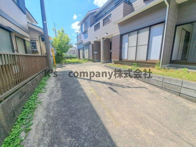 ◎茅ヶ崎市菱沼3丁目　中古戸建の駐車場|ゆったりとした駐車スペースがあります☆