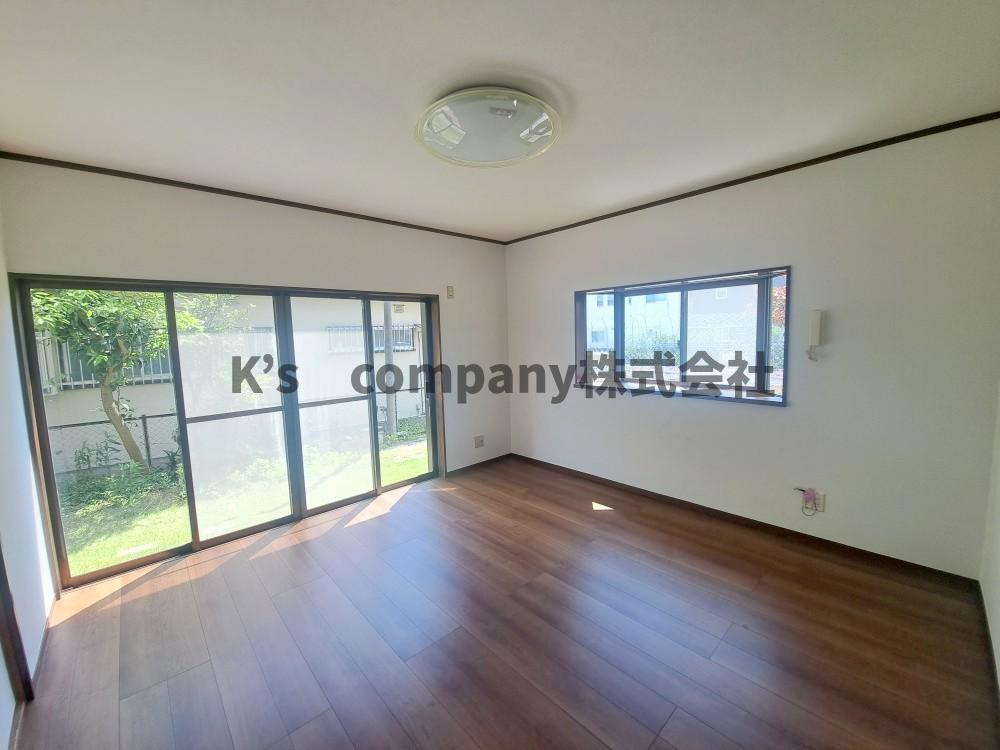 ◎茅ヶ崎市菱沼3丁目　中古戸建の居間・リビング|南向きで明るいリビング☆