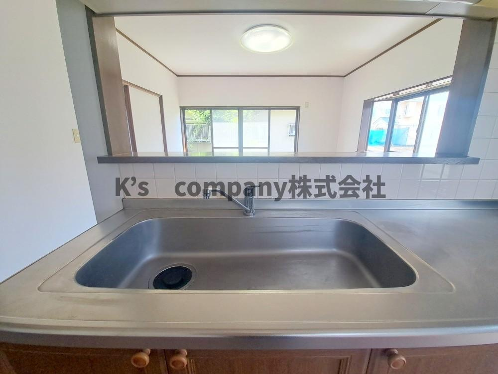 ◎茅ヶ崎市菱沼3丁目　中古戸建のキッチン|扱いやすいステンレスキッチン☆