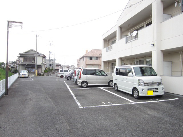 【駐車場】