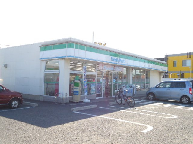 ソレアードⅢの周辺|ファミリーマート和歌山湊店まで270ｍ