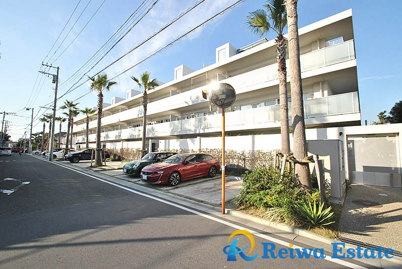 レ・ジェイド辻堂東海岸の駐車場