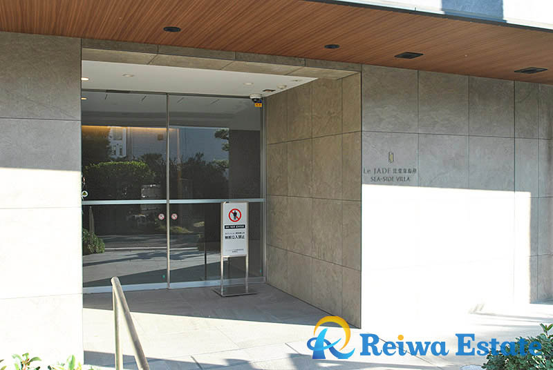 レ・ジェイド辻堂東海岸のエントランス