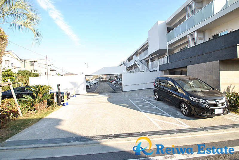 レ・ジェイド辻堂東海岸の駐車場