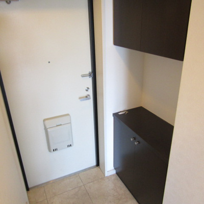 【玄関】 | ドルチェヴィータ | ※別のお部屋の写真です