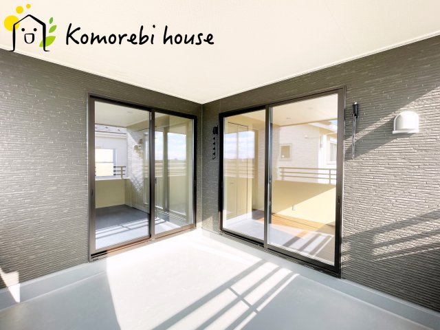 さいたま市西区島根　新築一戸建て　リーブルガーデン　01のバルコニー|お洗濯にも便利なバルコニー付き
