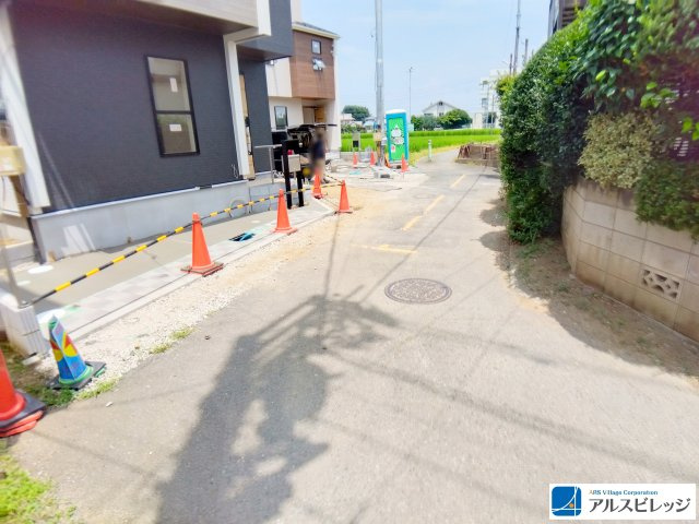 新築／志木市上宗岡1丁目　全4棟の前面道路含む現地写真