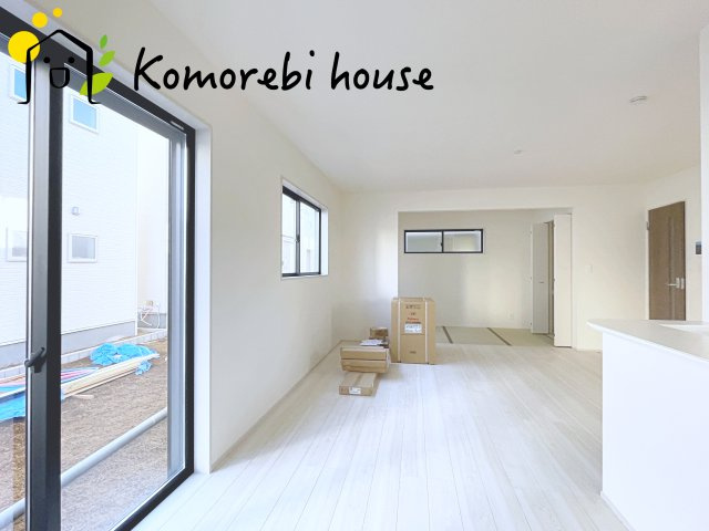 さいたま市西区島根　新築一戸建て　リーブルガーデン　03の居間・リビング|1/10　撮影済み