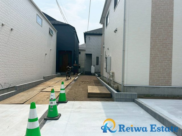 新築戸建　藤沢市辻堂元町の駐車場