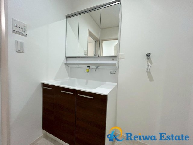 新築戸建　藤沢市辻堂元町の独立洗面台