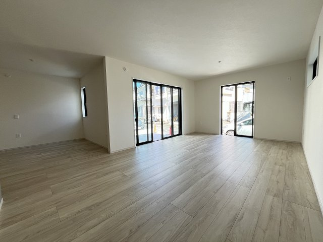 【居間・リビング】 | 福岡市南区中尾3丁目2期　1号棟（全1棟）【仲介手数料無料・0円】 | 現地写真。