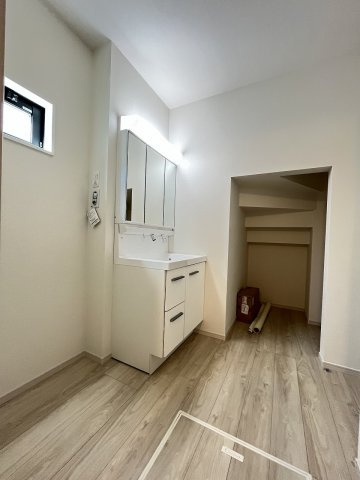 【洗面所】 | 福岡市南区中尾3丁目2期　1号棟（全1棟）【仲介手数料無料・0円】 | 現地写真。