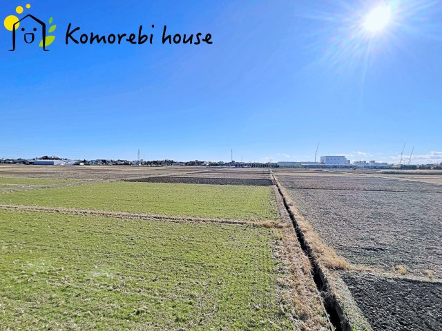 さいたま市西区島根　新築一戸建て　リーブルガーデン　05の展望|高い建物に囲まれないため、バルコニーからの眺望は開放的。朝日や夕焼けの美しさを日々感じられる、心が落ち着く景色が広がります。