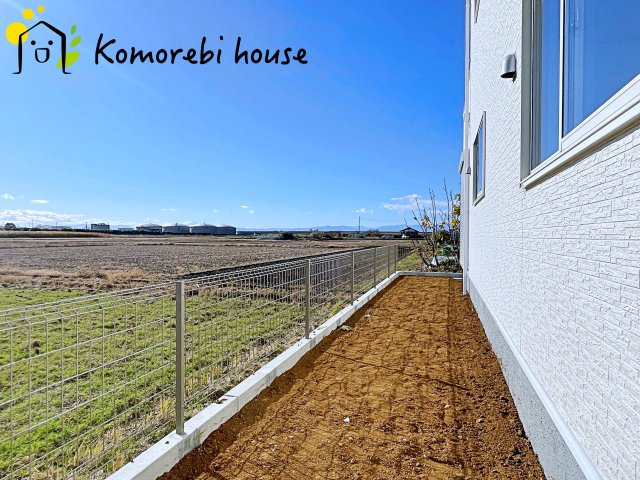 さいたま市西区島根　新築一戸建て　リーブルガーデン　05の庭|ガーデニングも出来る広々としたお庭。休日にはお子様とボール遊び、平日は洗濯物を干しながらほっと一息つける、家族の憩いのスペースです。