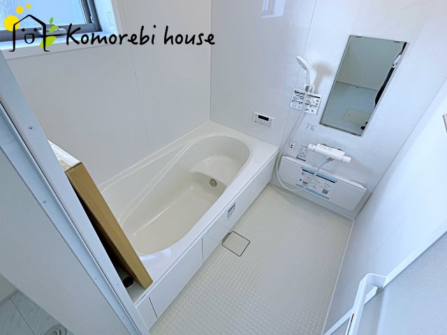 さいたま市西区島根　新築一戸建て　リーブルガーデン　06の浴室|暖房・乾燥・換気が一体になった多機能浴室で、一年を通して快適に使えるのが魅力。冬は暖房であたたかく、雨の日は乾燥が洗濯物をしっかり乾かしてくれます。