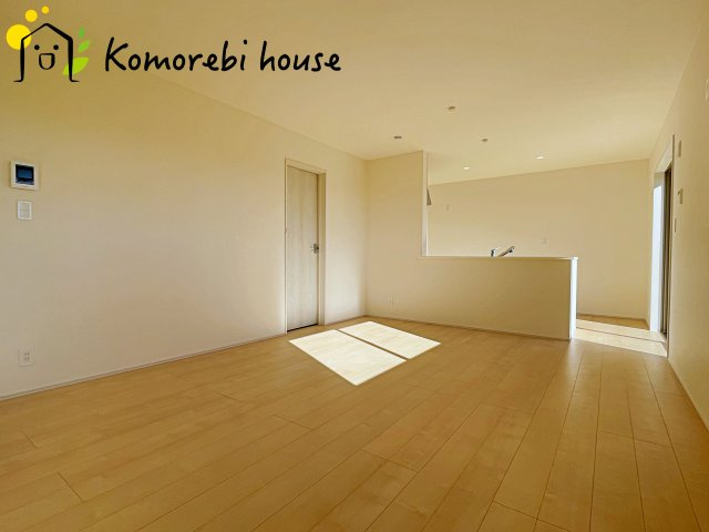 さいたま市西区島根　新築一戸建て　リーブルガーデン　06の居間・リビング|12/4　撮影済み