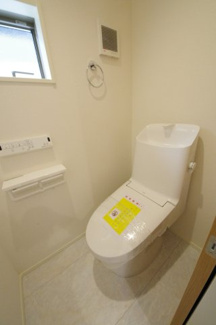 【トイレ】 | 【仲介手数料無料！！】日野市東豊田3丁目　新築戸建て（全7棟）2号棟　3980万円