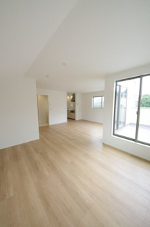 【居間・リビング】 | 【仲介手数料無料！！】日野市東豊田3丁目　新築戸建て（全7棟）2号棟　3980万円