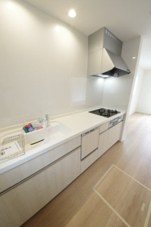 【キッチン】 | 【仲介手数料無料！！】日野市東豊田3丁目　新築戸建て（全7棟）2号棟　3980万円