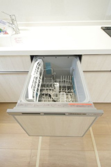 【キッチン】 | 【仲介手数料無料！！】日野市東豊田3丁目　新築戸建て（全7棟）2号棟　3980万円 | 食器洗い乾燥機