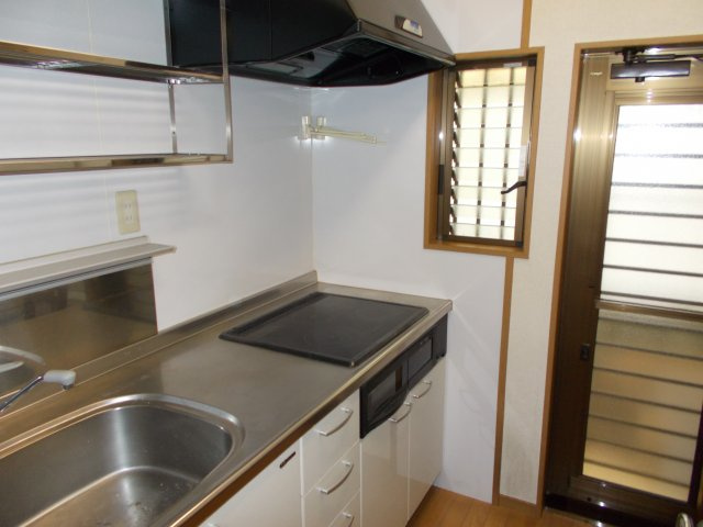 神戸市垂水区馬場通の一戸建て|ＩＨ3口コンロ