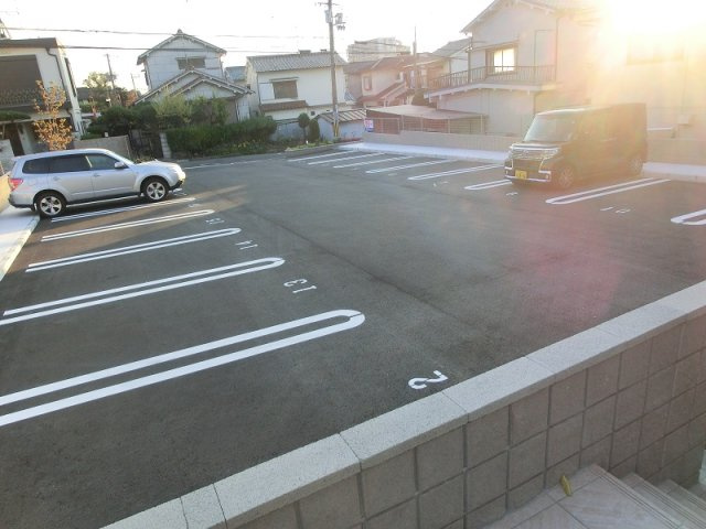 シャーメゾンFusoの駐車場