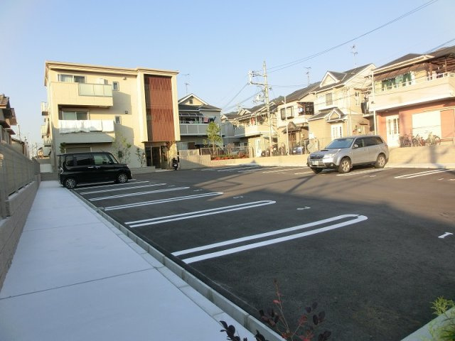 シャーメゾンFusoの駐車場