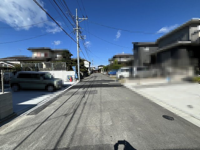 【その他】 | 福岡市東区美和台5丁目6期・平屋　2号棟（全2棟）【仲介手数料無料・0円】 | 現地写真。前面道路です。