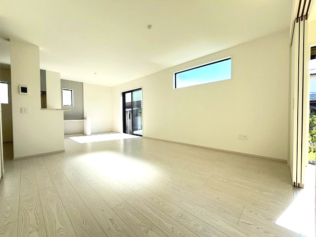 【居間・リビング】 | 福岡市東区美和台5丁目6期・平屋　2号棟（全2棟）【仲介手数料無料・0円】 | 現地写真。