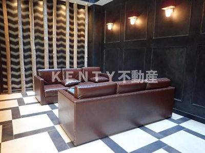 【ロビー】 | LROCKS | 建物の内部です