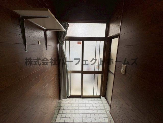 西禁野1丁目テラス　賃貸の玄関|ゆったりとした玄関です